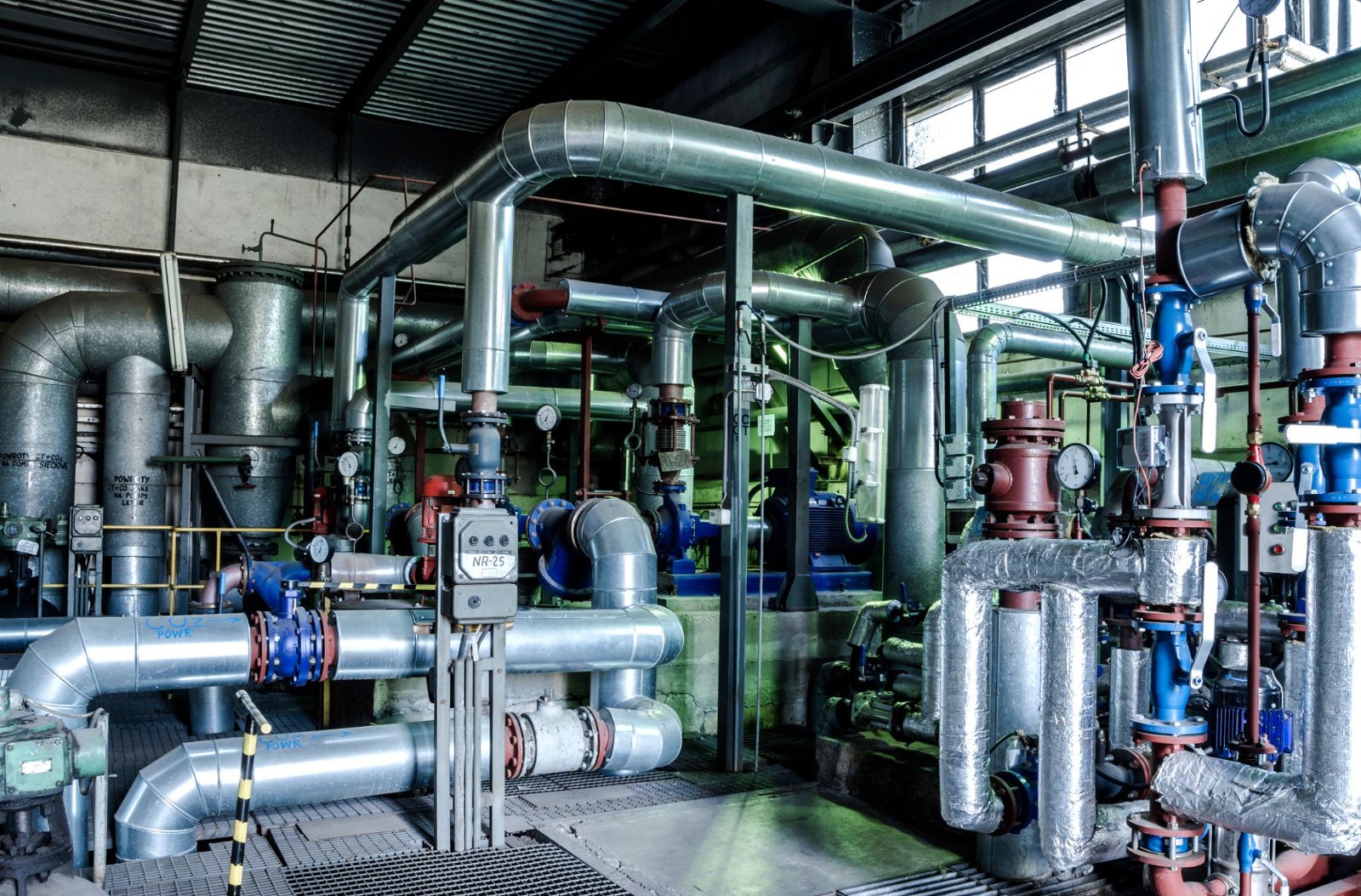 high-pressure alloy steel steam piping system inside thermal power generation facility